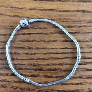 Never used 9 inch Pandora bracelet